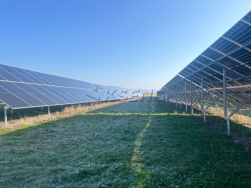 Une ferme solaire de 650 kW connect&eacute;e avec succ&egrave;s en Allemagne &agrave; l'aide du syst&egrave;me de montage KS-Ground S de Kseng
