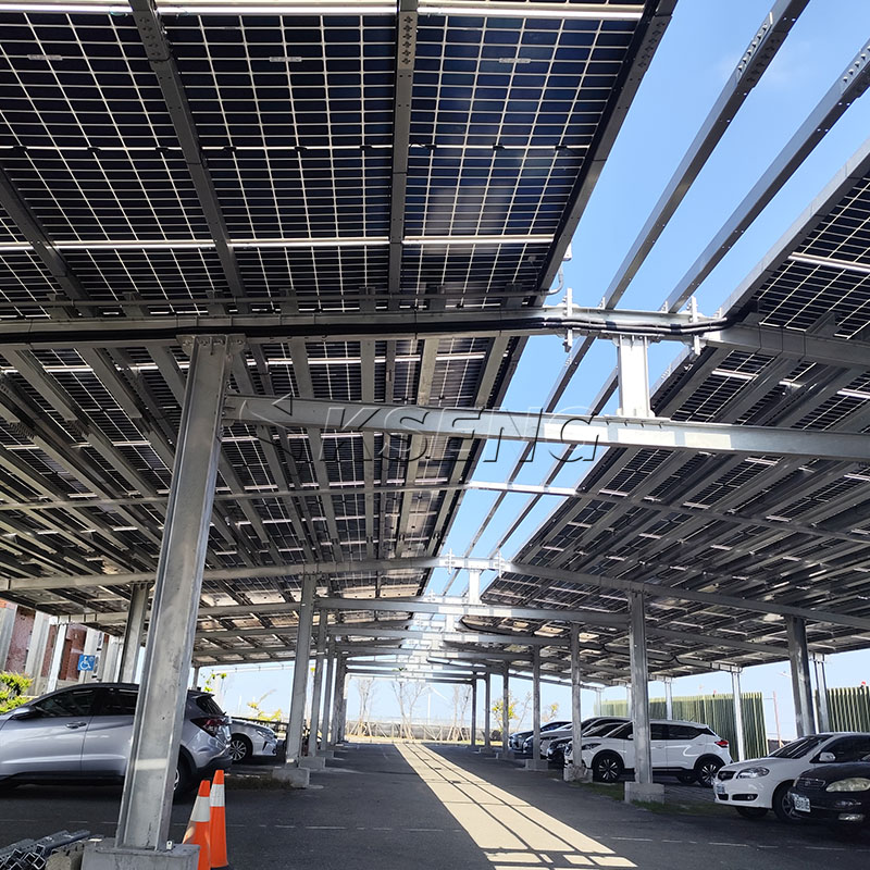 Abri solaire en acier au carbone galvanis&eacute; Kseng - Syst&egrave;me d'auvent de stationnement solaire durable