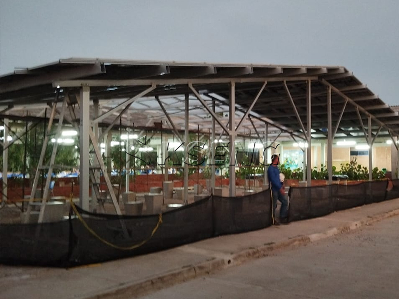 Structure de carport solaire en Colombie