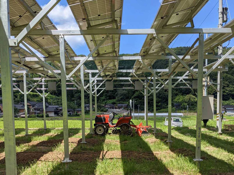 Syst&egrave;me de montage au sol agricole pour structure de ferme solaire Zn-Al-Mg