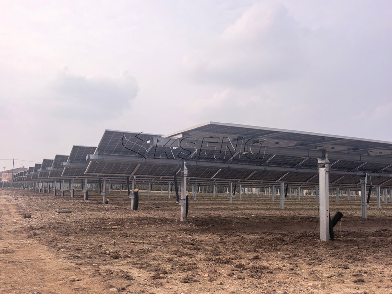 Rendement &eacute;nerg&eacute;tique 20 % plus &eacute;lev&eacute; avec le tracker solaire &agrave; axe unique Kseng en Italie