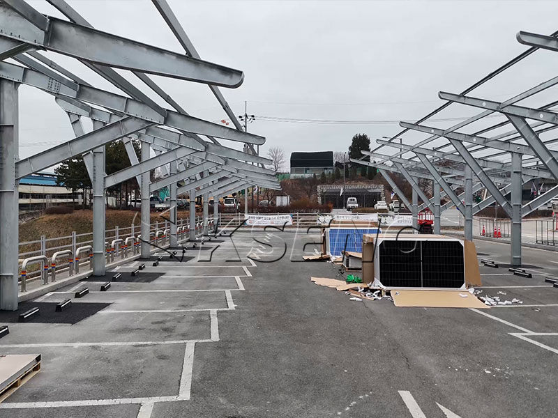 Kseng-Type-H-Type-Carbon-Steel-Solar-Carport-Structure-Detail-Image,-Support-en-acier-au-carbone-galvanis&eacute;-&agrave;-chaud---Projet-en-construction-&agrave;-Gyeonggi-do,-Cor&eacute;e-du-Sud