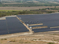 Syst&egrave;me de montage solaire au sol en Ouzb&eacute;kistan 9,4 MW