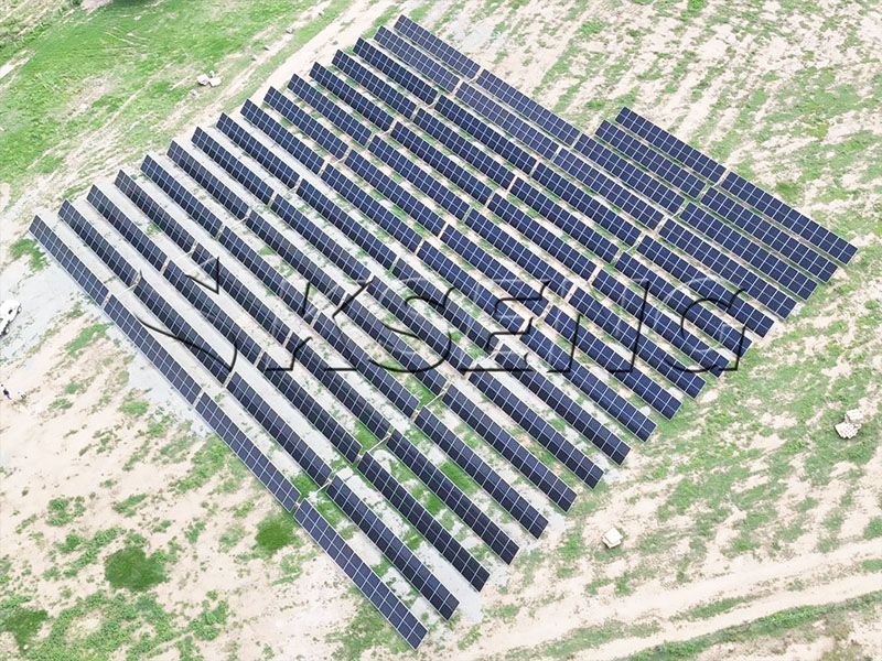 Syst&egrave;me de suivi solaire &agrave; axe unique de 1 MW