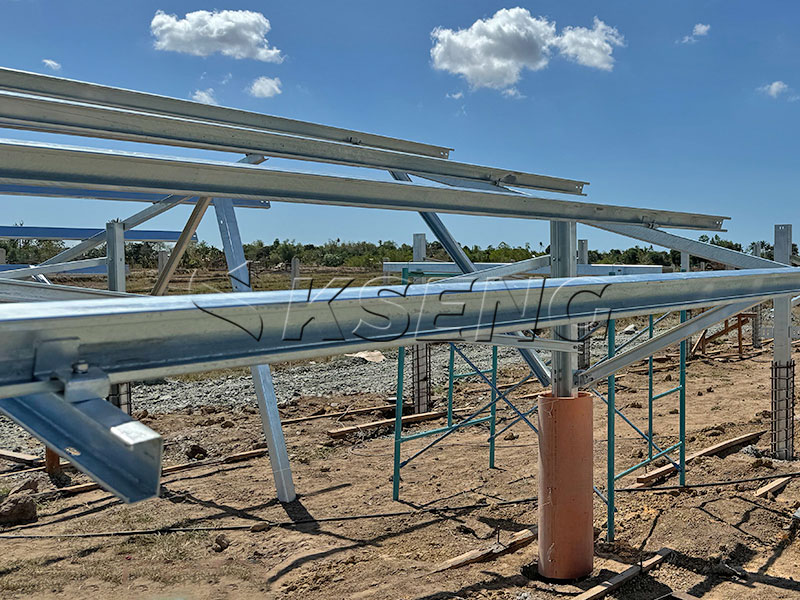 Syst&egrave;me de rayonnage solaire au sol en acier galvanis&eacute; &agrave; chaud