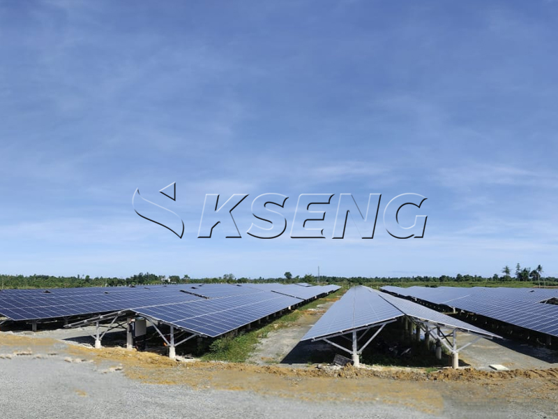 Ferme solaire &agrave; grande &eacute;chelle utilisant une structure de montage photovolta&iuml;que Est-Ouest