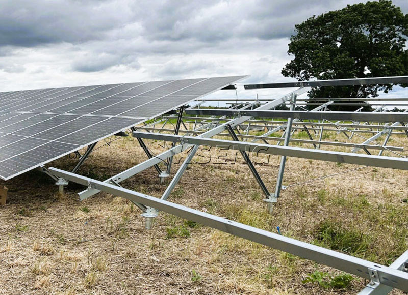 syst&egrave;me de montage au sol solaire