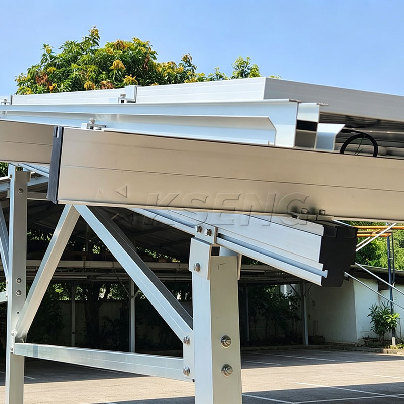 Syst&egrave;me de montage pour abri de voiture solaire en aluminium avec renfort diagonal renforc&eacute;