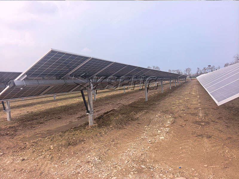 Syst&egrave;me de montage de suivi &agrave; axe unique photovolta&iuml;que &agrave; haut rendement