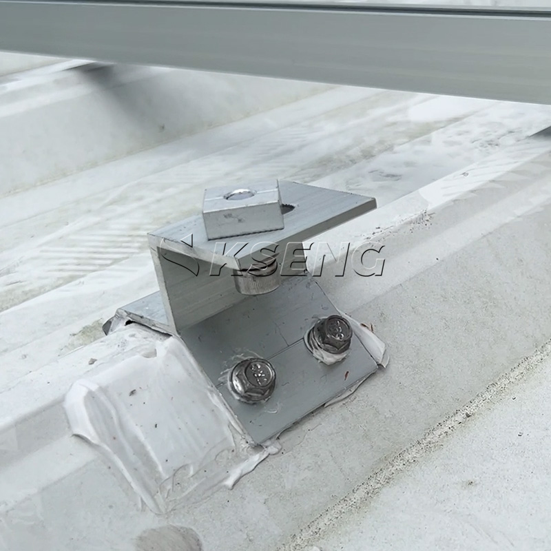 Pince solaire de toit en m&eacute;tal trap&eacute;zo&iuml;dal pour syst&egrave;me de montage PV
