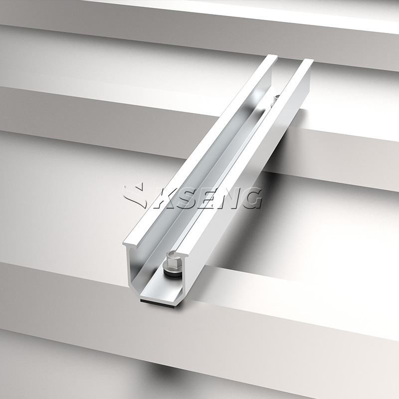 Syst&egrave;me de montage solaire sur toit en m&eacute;tal trap&eacute;zo&iuml;dal avec mini rail de base en U et support de pied en L