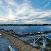 Syst&egrave;me de montage solaire au sol sur pieux en acier galvanis&eacute; &agrave; chaud Disposition est-ouest
