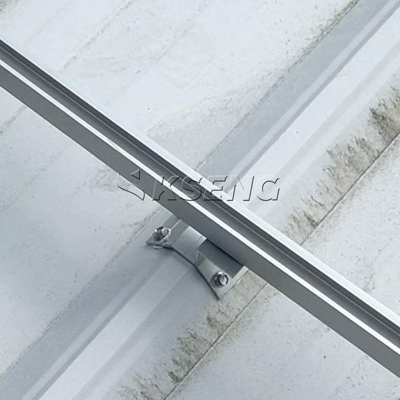 Pince solaire de toit en m&eacute;tal trap&eacute;zo&iuml;dal pour syst&egrave;me de montage PV